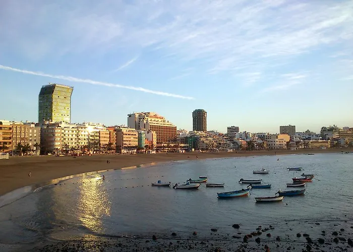 Guest house La Fabrica Urban Palmas 2*